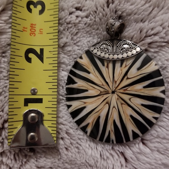 Artisan Craft Pendant - Picture 4 of 4